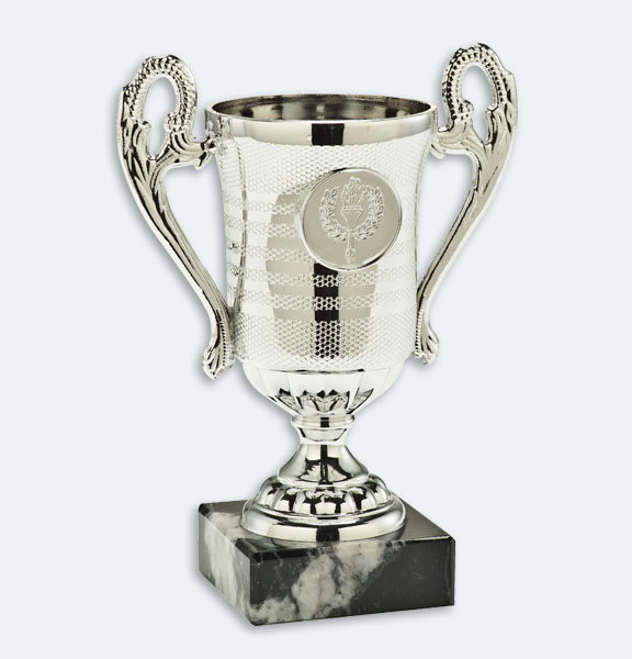 Delden - Pokal i silver med svart marmorsockel och plats för motiv (24052)