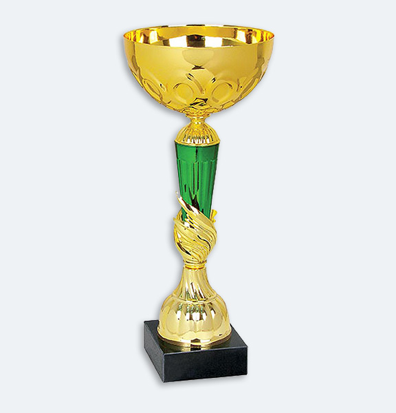 Wrexham - Pokal i guld och grönt med aluminiumkupor och svart sockel (22011)